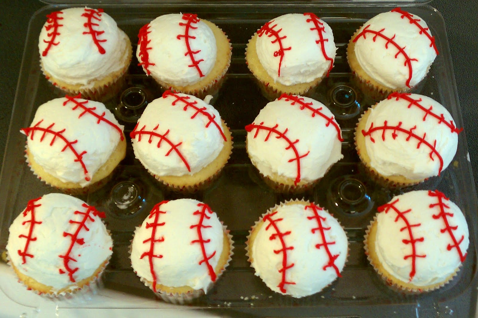 Dolce by Dana Baseball Cupcakes