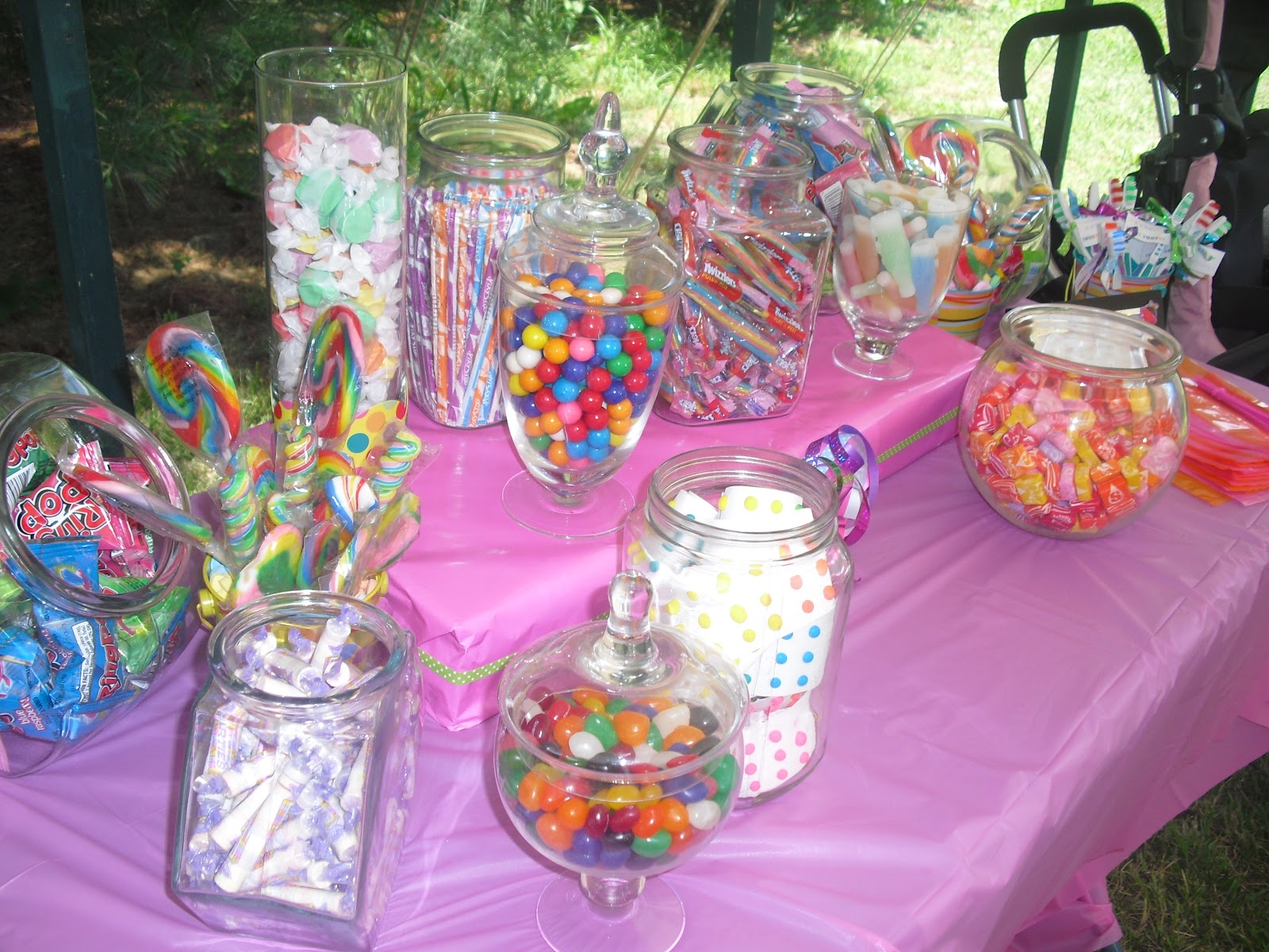 Mommy Bee's Buzz: Sweet Shoppe Party Candy Buffet!!