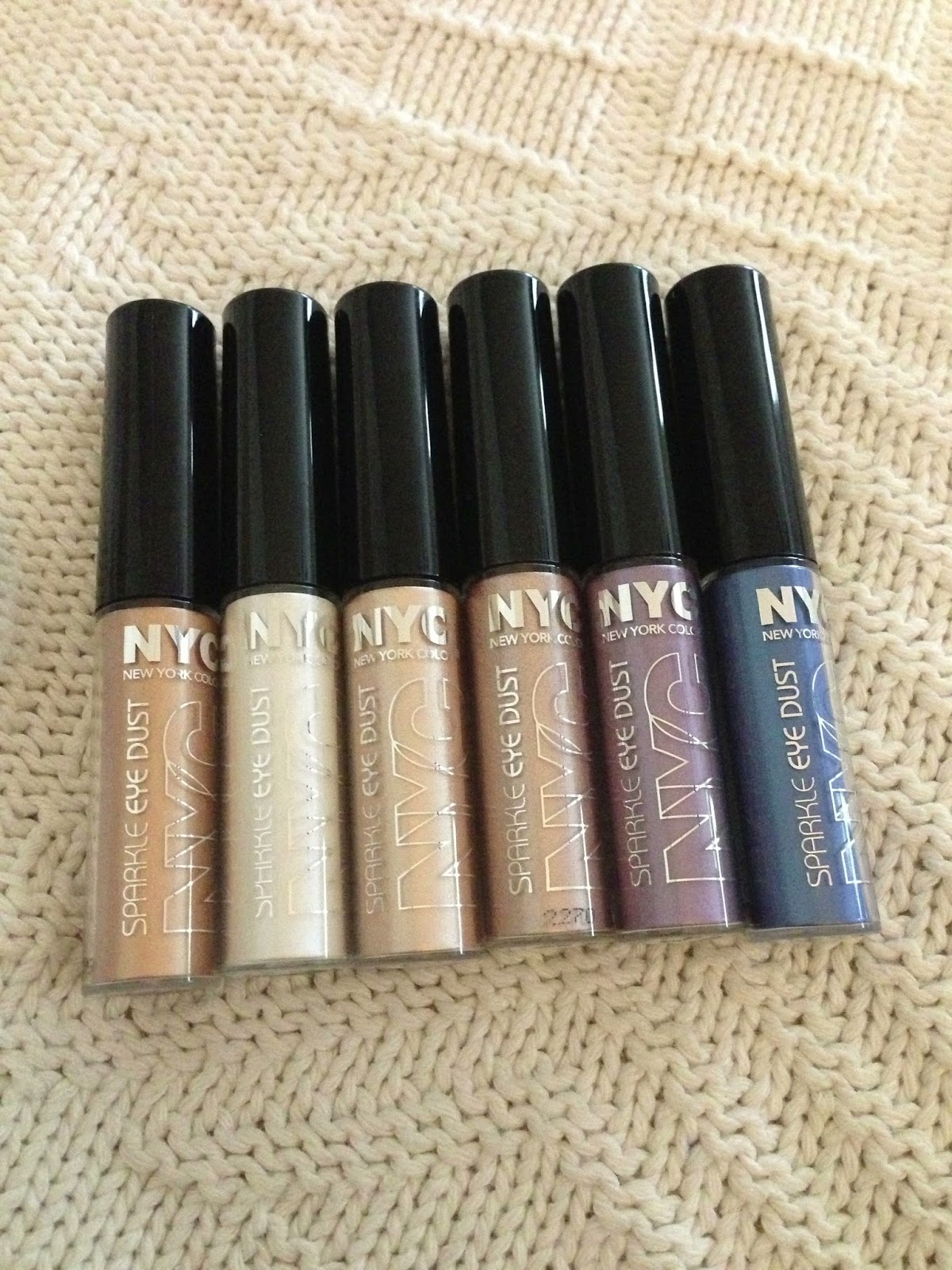 Mama Fashionista Beauty on a Budget NYC Color Sparkle Eye Dust