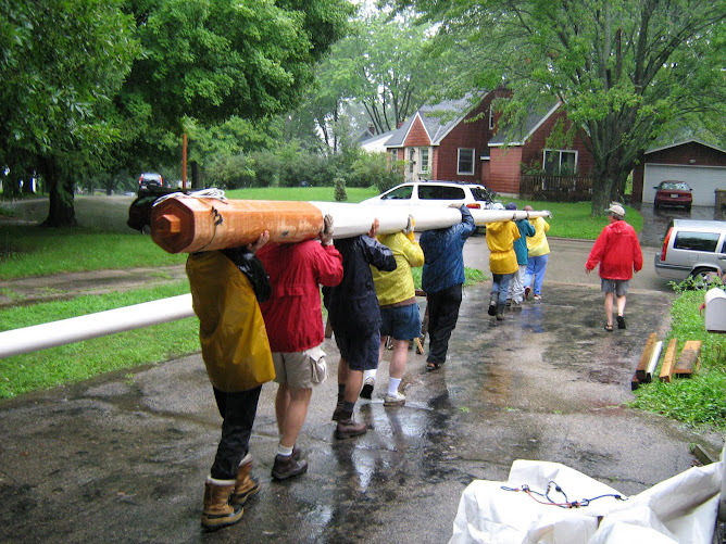 In Madison friends helped us load the masts onto the boat for transport to Milwaukee.