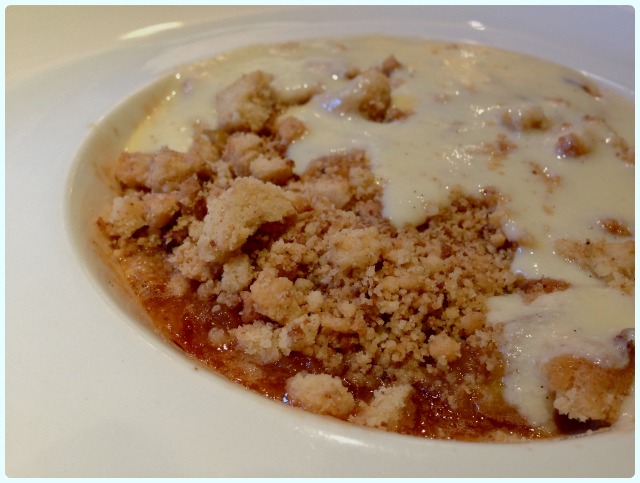 The Brewhouse, Bolton - peach and cinnamon crumble