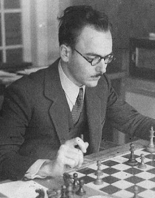 Vicenç Vallés Vicenç Vallés jugando ajedrez