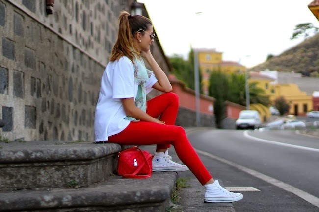 Marilyn's Closet - FASHION BLOG: Red and Converse