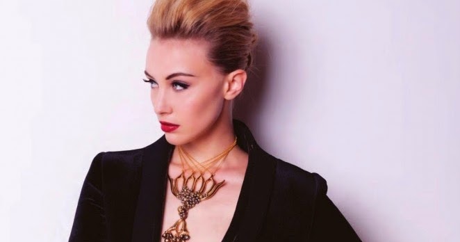 SNEAK PEEK : Sarah Gadon: "Real Style"