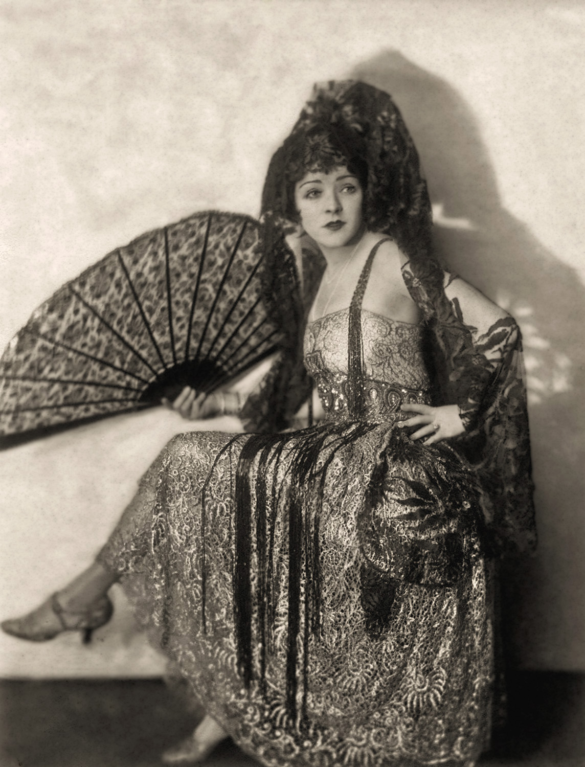 35 Beautiful Portrait Photos of Ziegfeld Follies Showgirls 