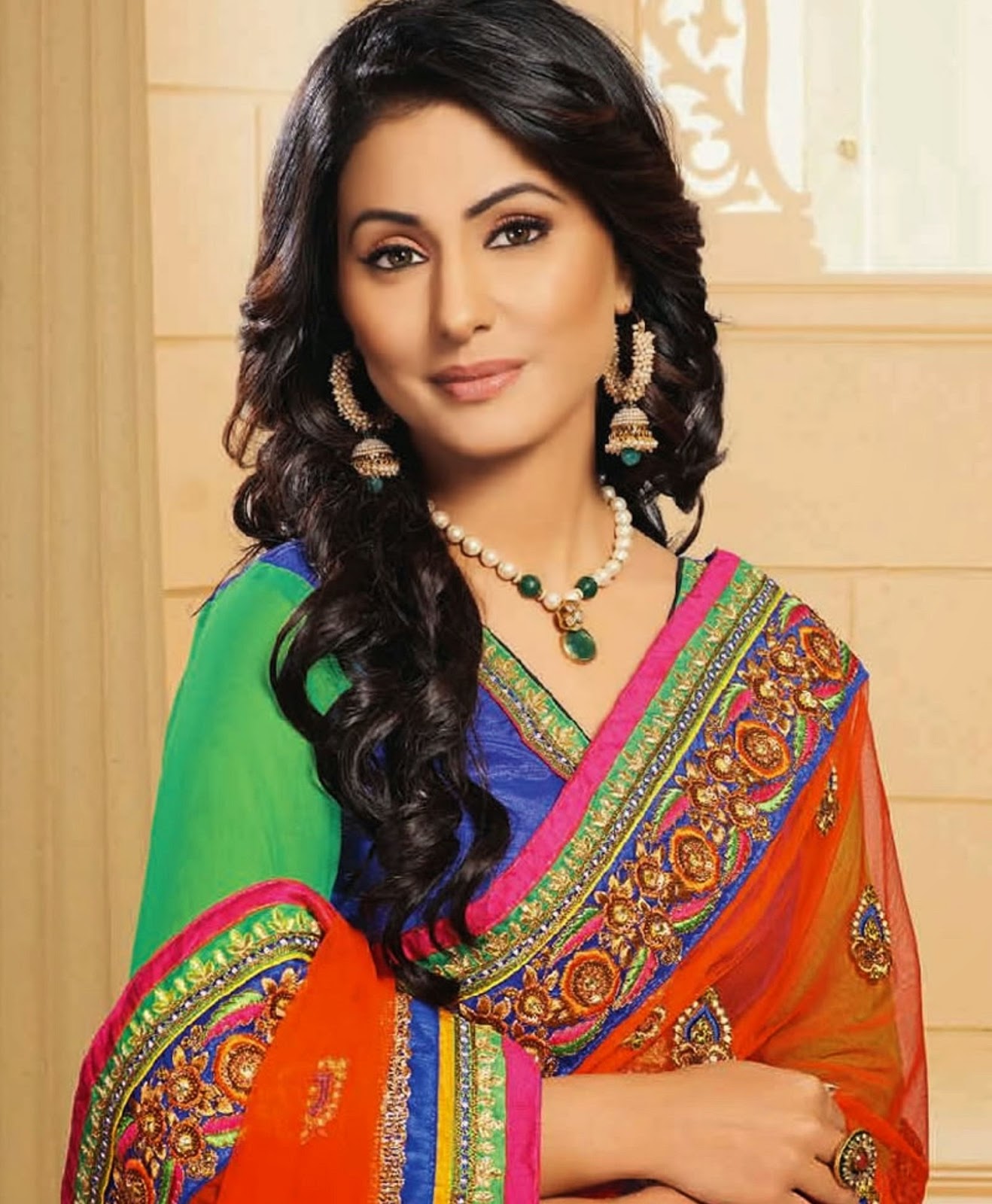 Download All New Collection of Hina Khan Photos in HD 