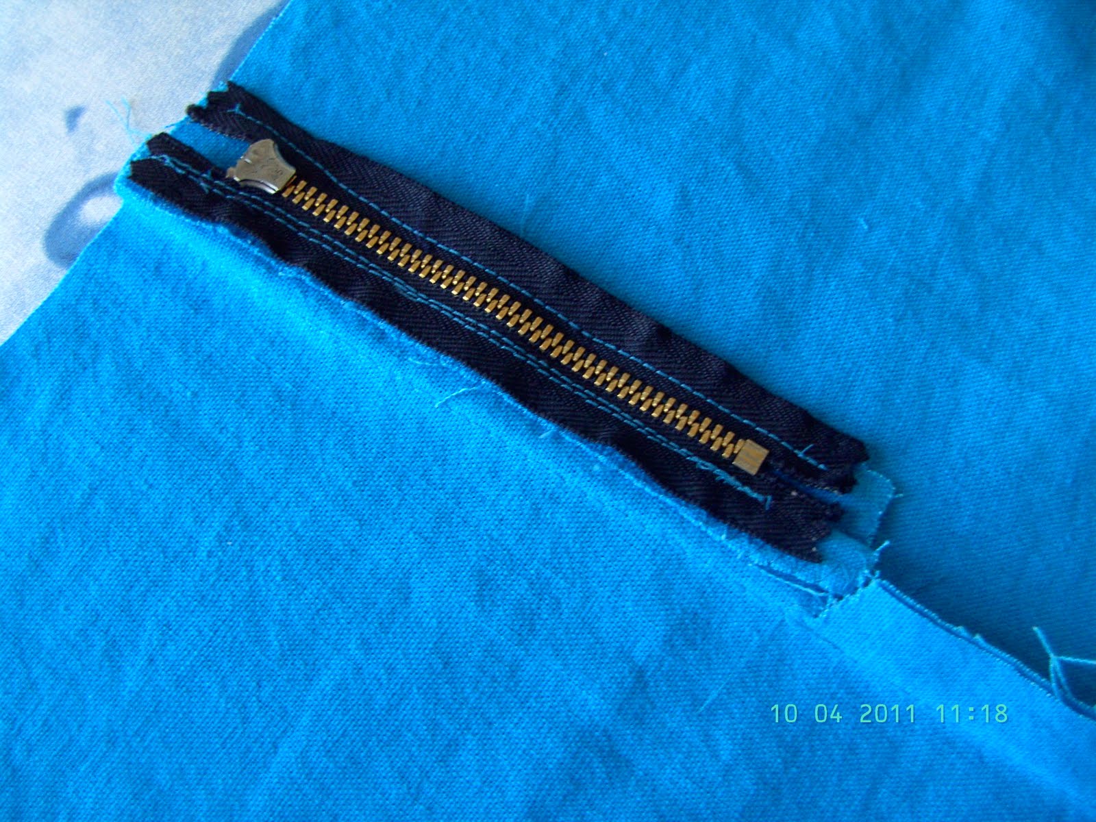 How to Insert a Fly Front Zipper