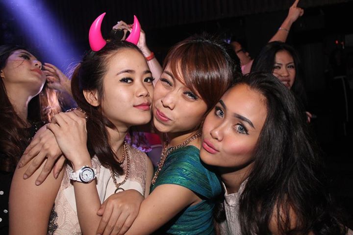 sexy girl met jakarta Husky men nude galleries