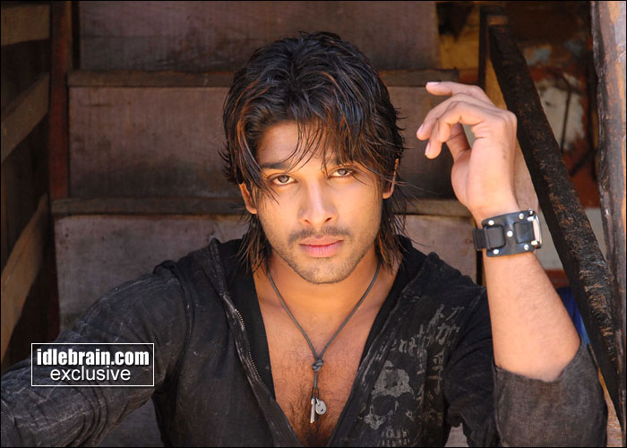 Desamuduru - Movie Stills (Source:idlebrain.com) | Allu Arjun Gallery