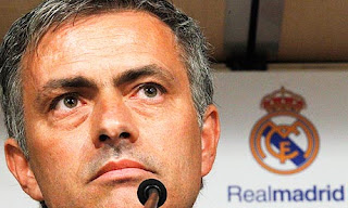 José Mourinho seguirá de blanco hasta el 2014