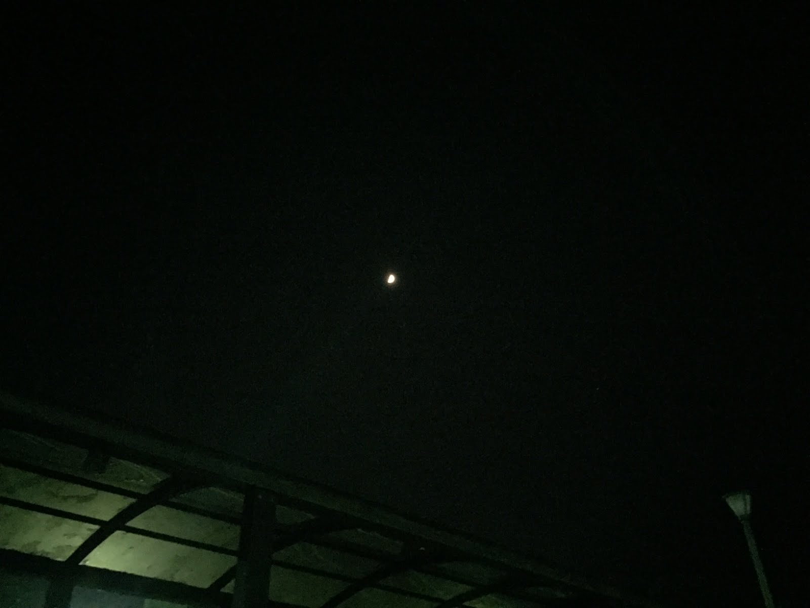 愛に恋 Eishin Blog 上弦の月