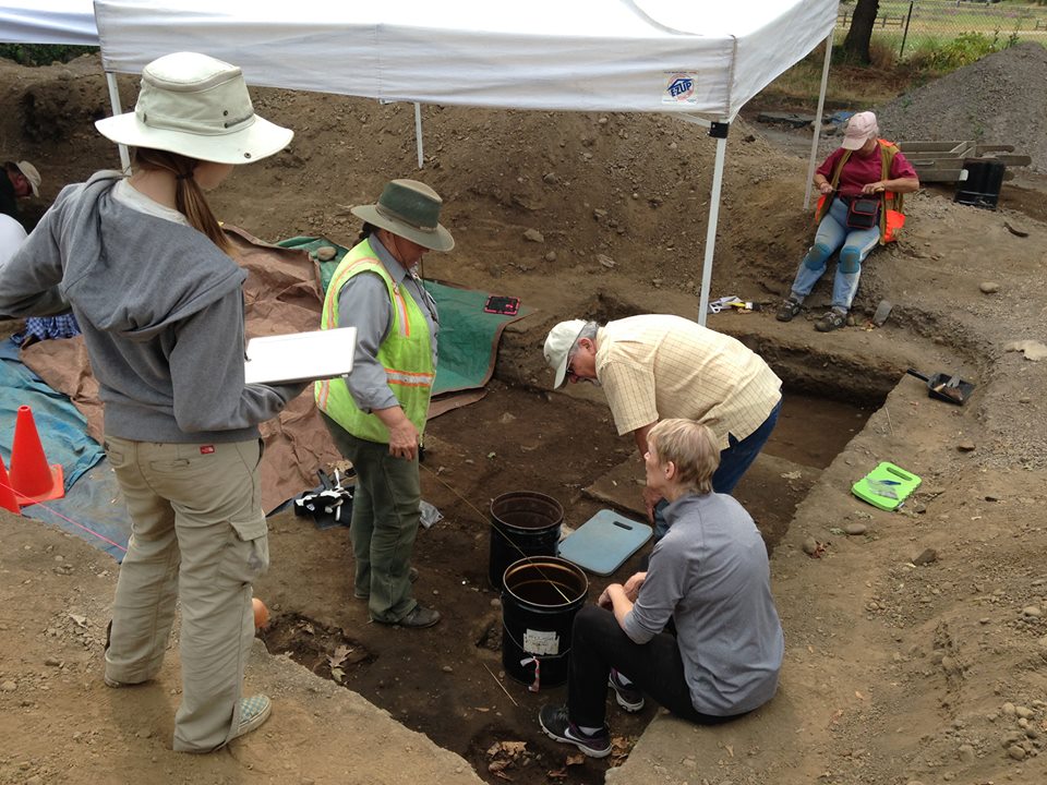Fort Vancouver Public Archaeology Working with the Oregon
