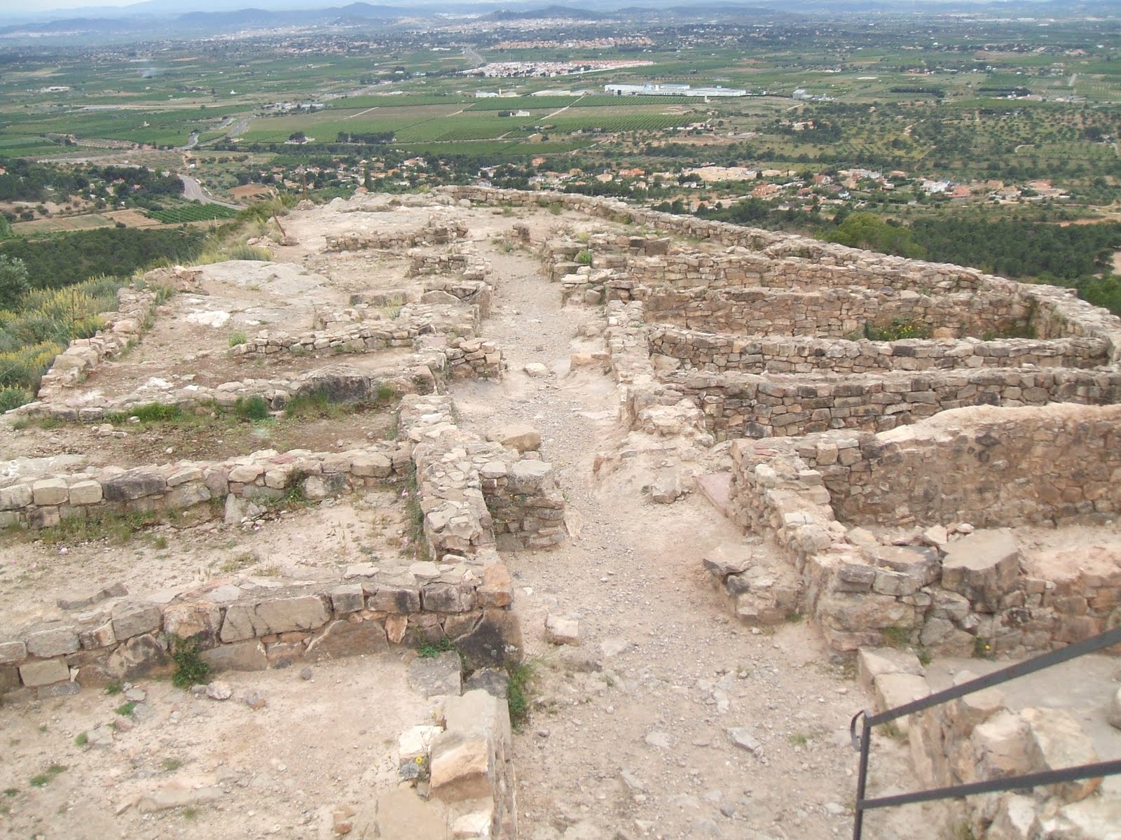 Las tres esquinas El Puntal dels LLops