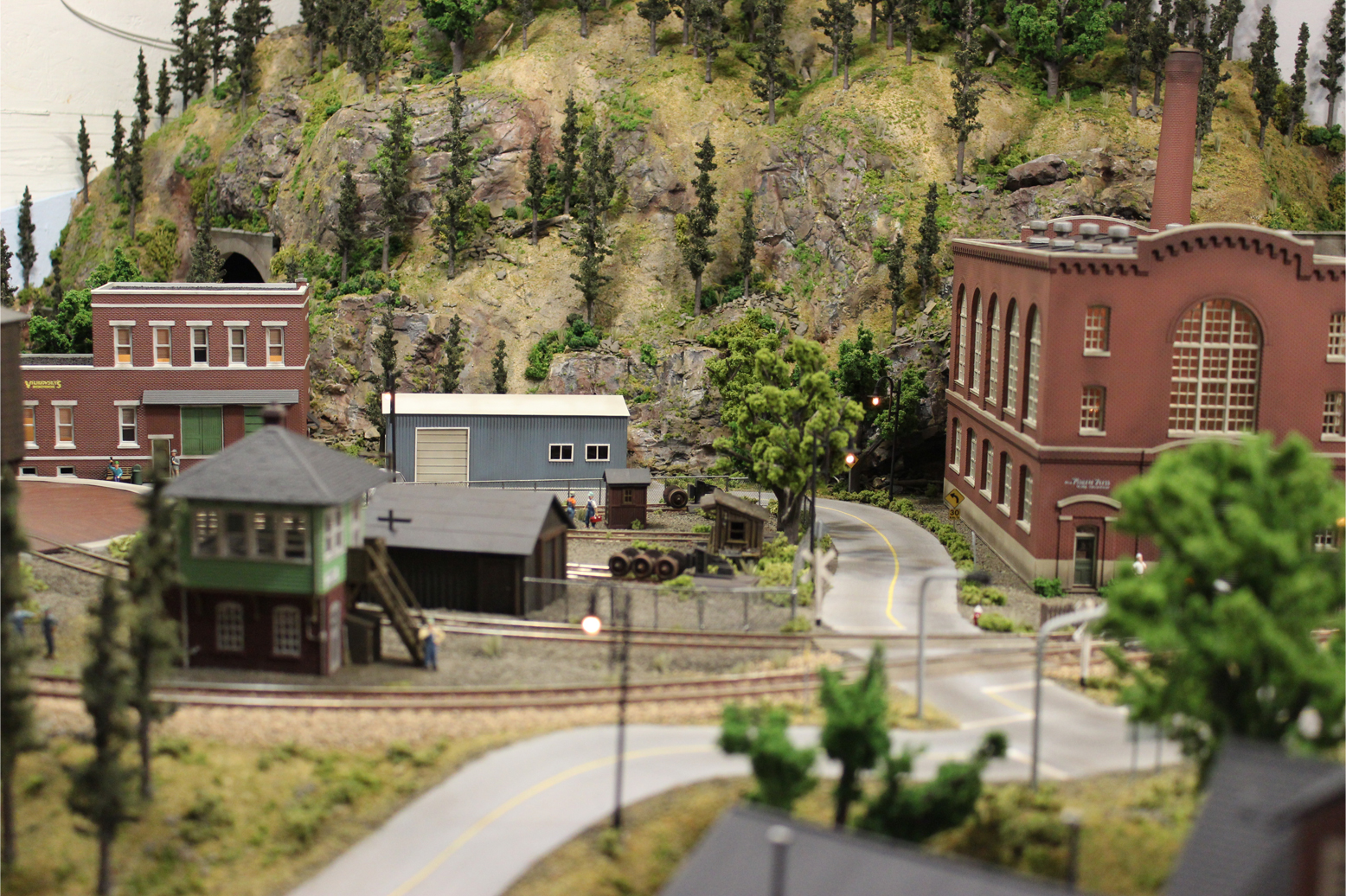 TY'S MODEL RAILROAD Lighting Day & Night