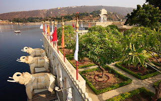 Tours of India-Vijay Mandir Palace