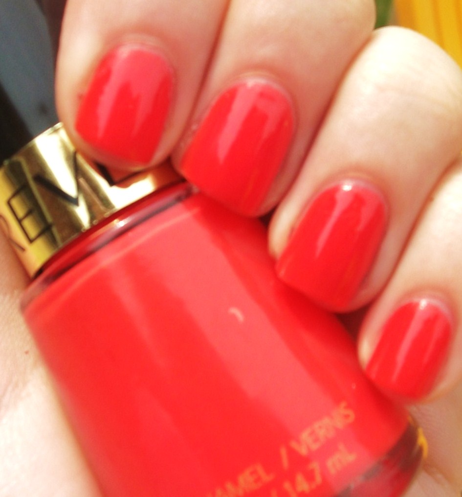 NailAHolic Revlon Craving Coral