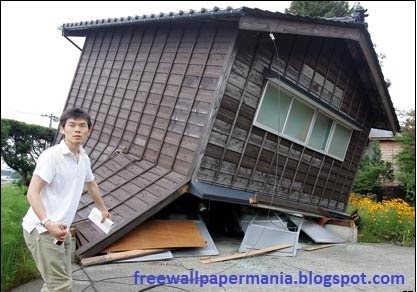 wallpaper japan tsunami. freewallpapermania.blogspot.