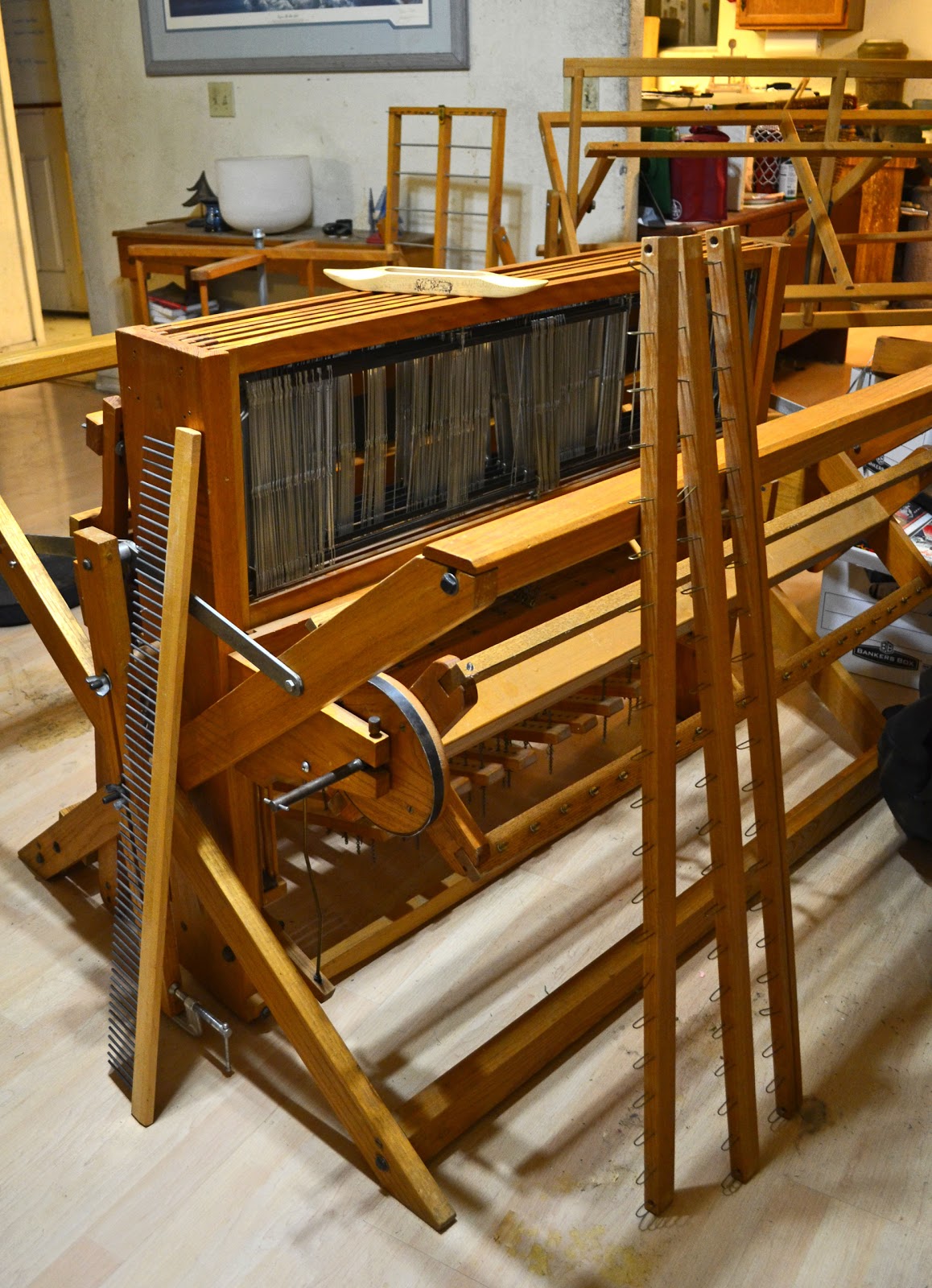 Tangible Daydreams: I found a loom!