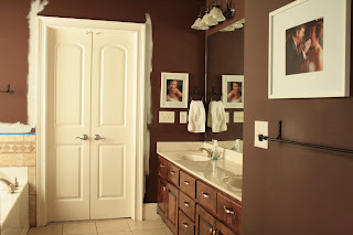 Baños & Estilos: Diseño de baños en color marrón