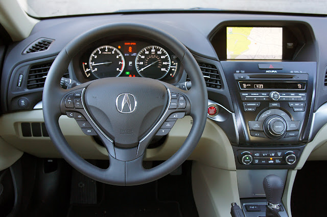 Рулевое колесо и элементы управления автомобиля Acura ILX