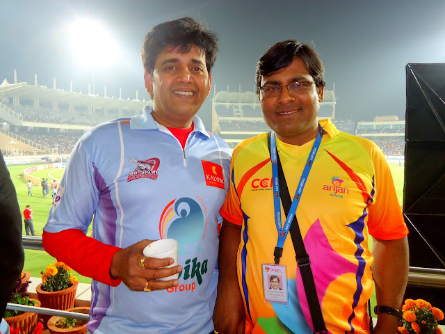 Manoj Bhawuk in Ranchi Stadium during Veer Marathi vs Bhojpuri Dabanggs Celebrity Cricket League 2013