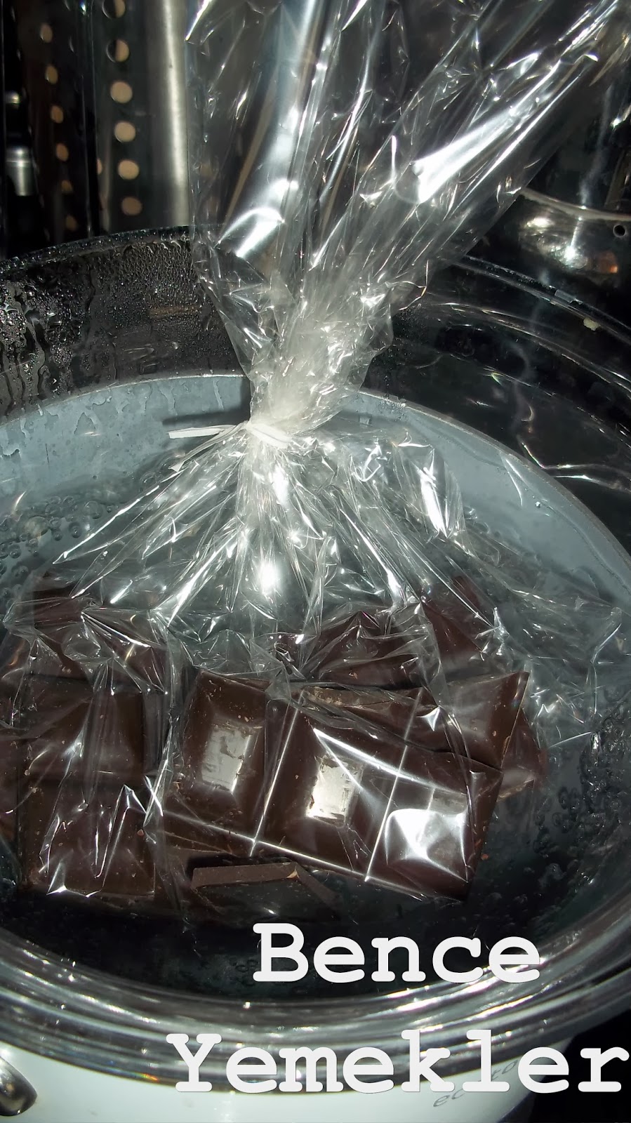 BENCE YEMEKLER ERİMİŞ ÇİKOLATA İLE DESEN VE KALIP ÇIKARMA