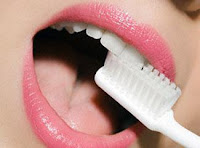 cara menyikat gigi