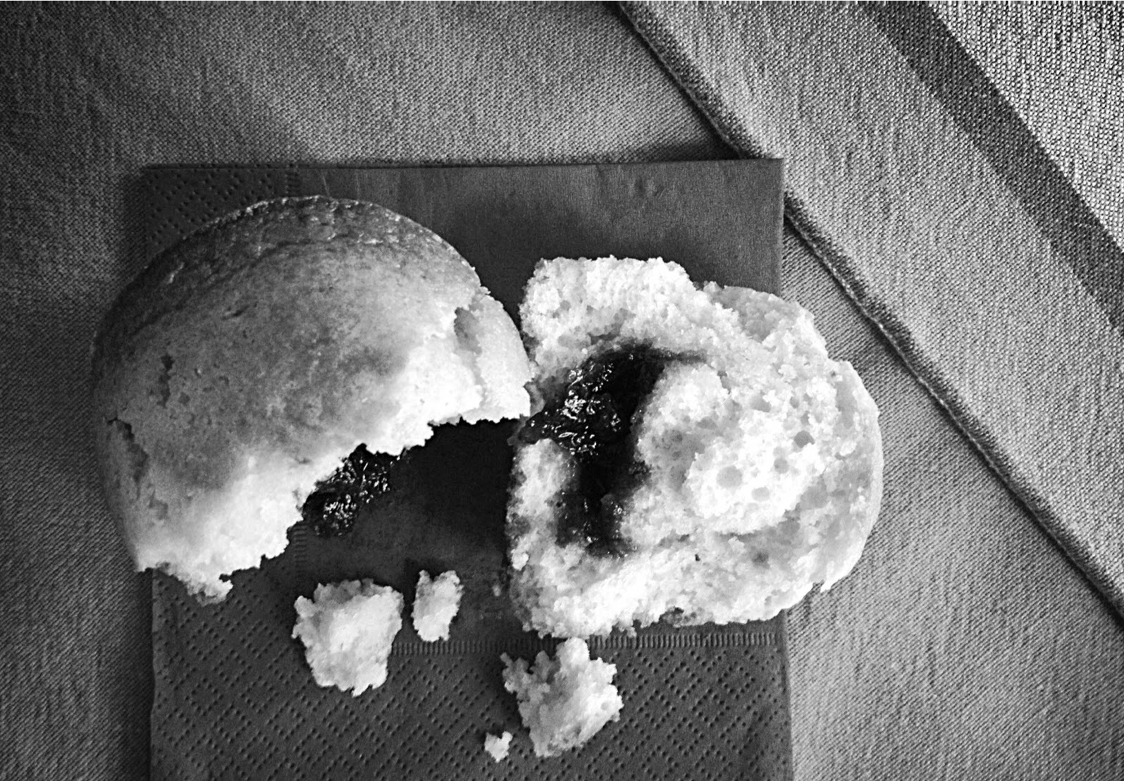 Coca de lassi de mango con corazón de arándanos