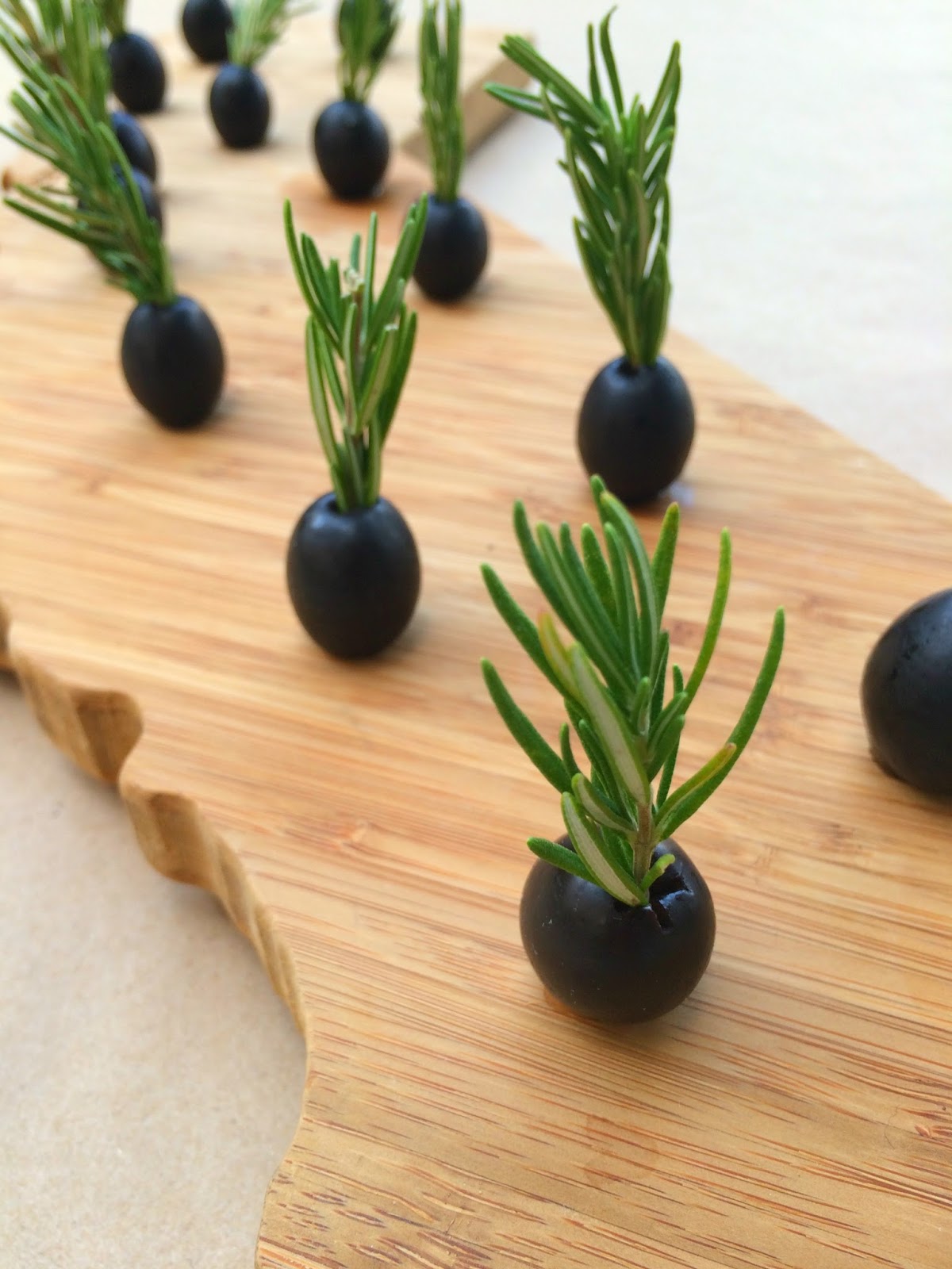 Jac o' lyn Murphy Happy Olivedays! Festive Party Veggies