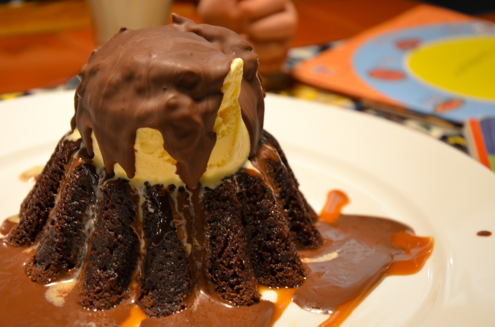 Living to EAT Molten Chocolate Cake Dhs 38, Chilis
