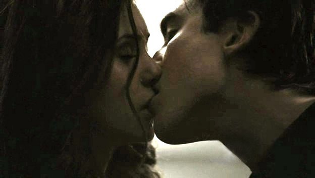 damon kissing elena