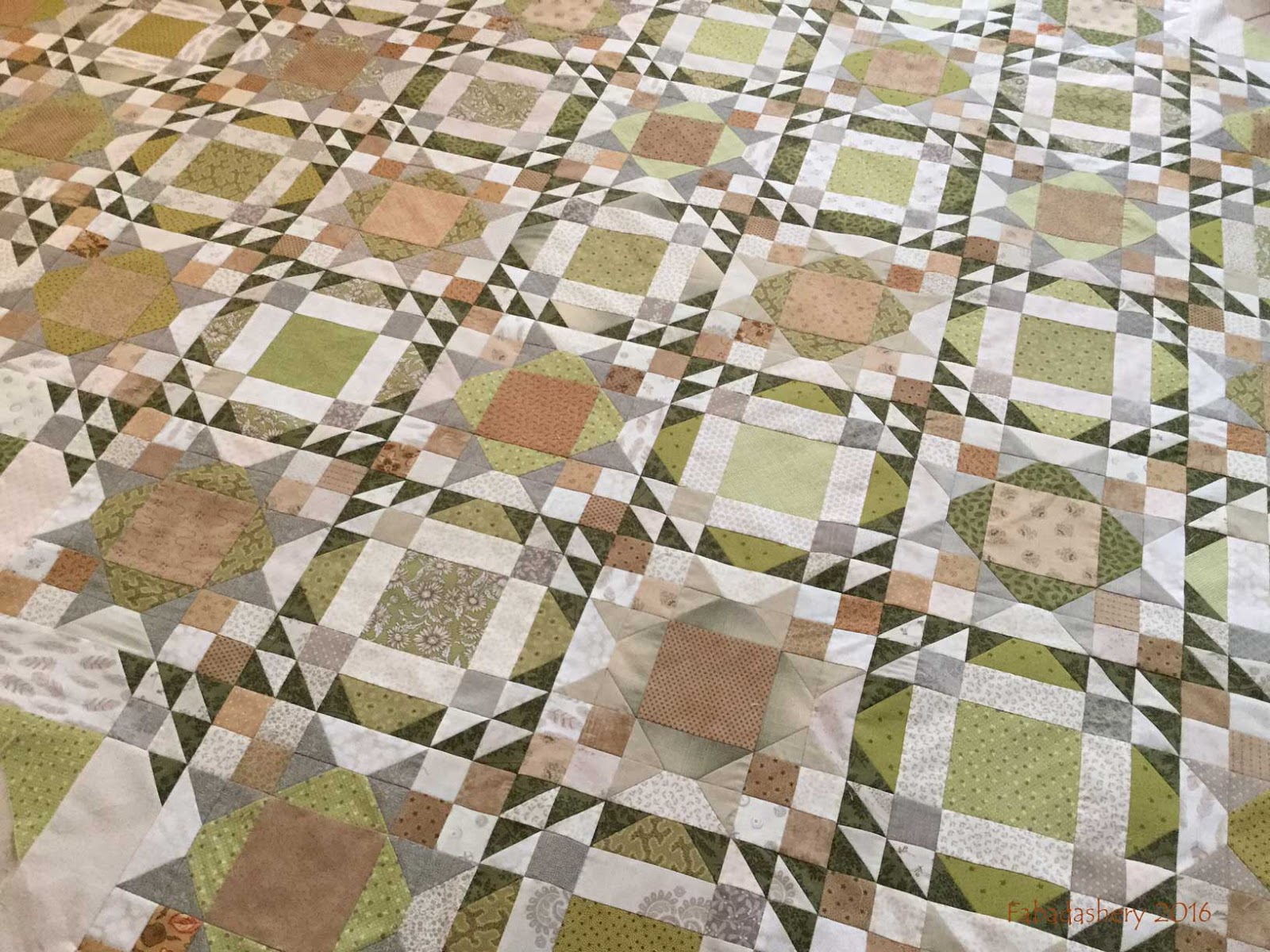 Fabadashery Allietare Bonnie Hunter Mystery Quilt 2015 Part 6