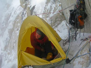 Como dormem os alpinistas?