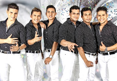 Gran Orquesta Internacional Foto de la Gran Orquesta Internacional bien uniformados