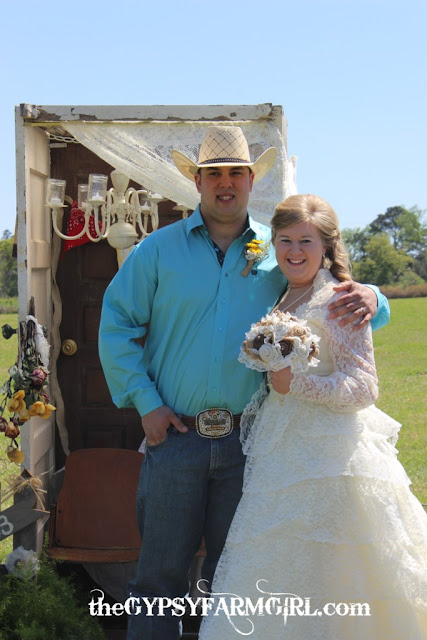 burlap and lace wedding bouquet