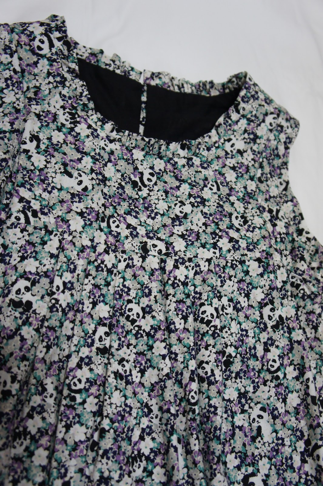 Home Craft And Life インテリア ハンドメイド ときどきファッション 隠れパンダ柄 で 毎日の心地よい服 のブラウスを作りました 完成品とコーディネート