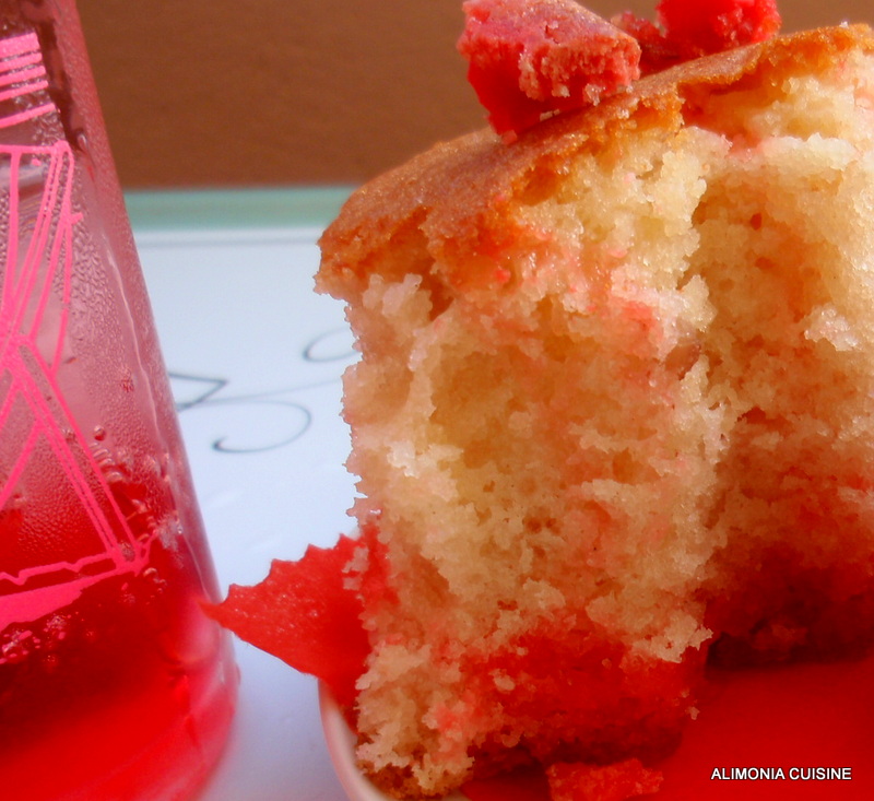 Entra en mi Cocina: Pastel yogurt-almendras garrapiñadas rosas / gateau