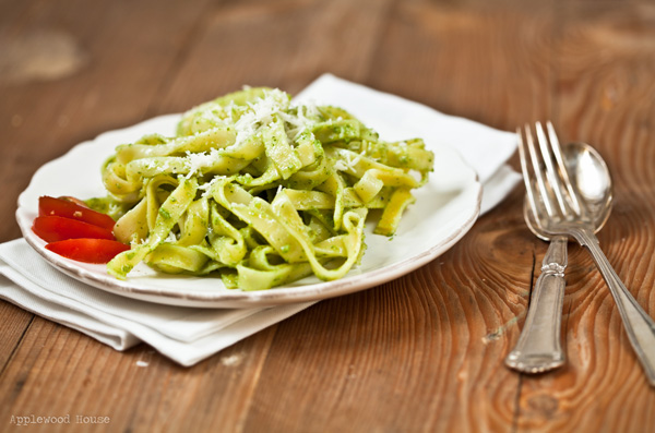 Tagliatelle Pesto Basilikum