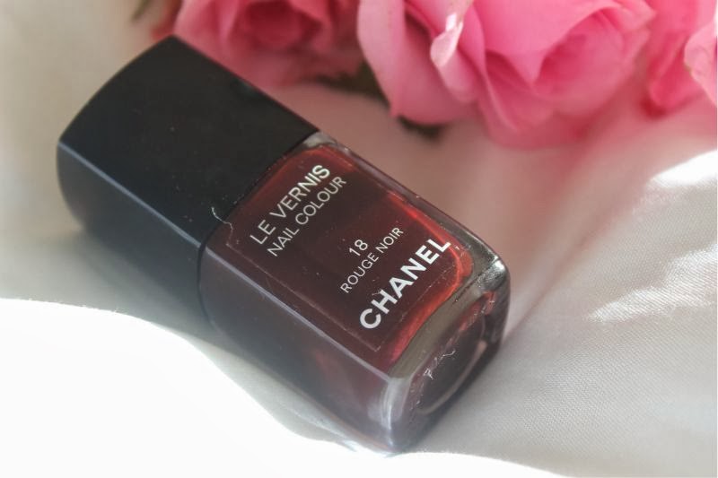 Chanel VERNIS Nail Polish Number 18, Rouge Noir 13 ml 