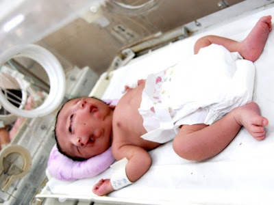 Heboh!! Bayi Bermuka Dua Di Pakistan [ www.BlogApaAja.com ]