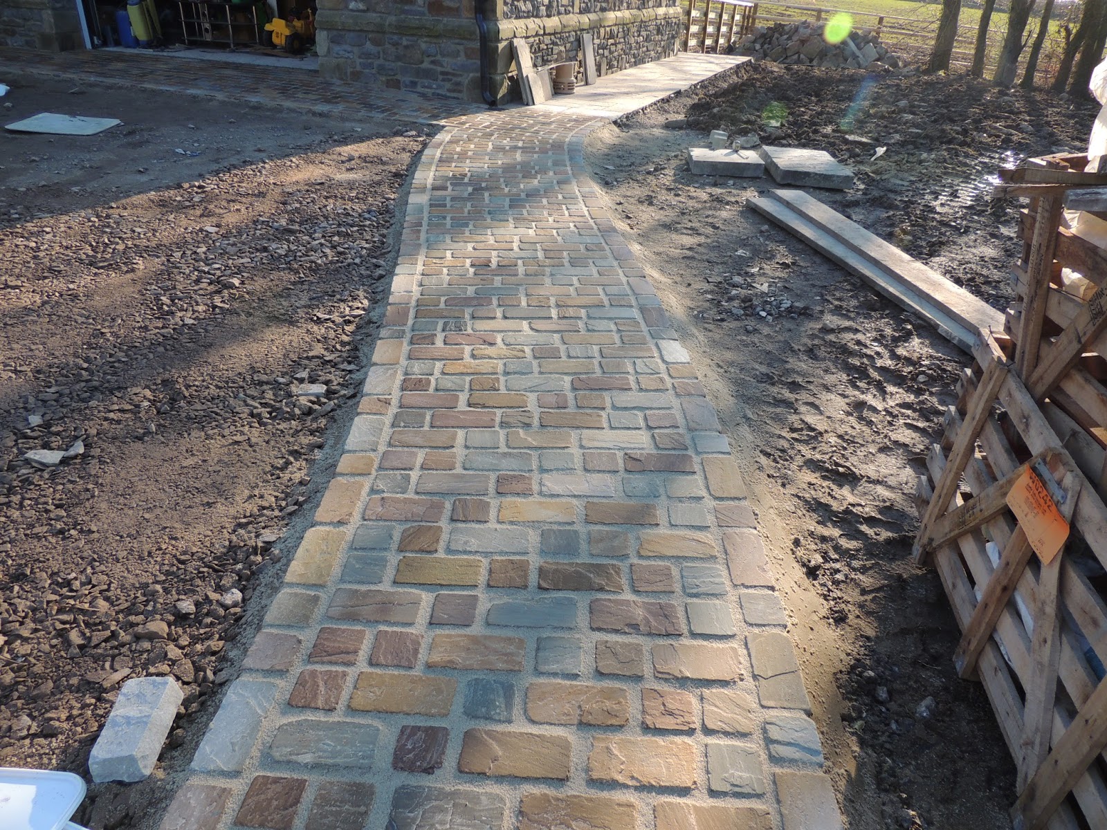 CWM LLYNFI BRICKLAYING Natural stone cobbles