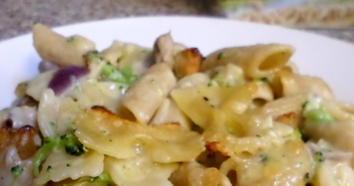 Eat Rainbow Love Chicken, broccoli & stilton pasta bake