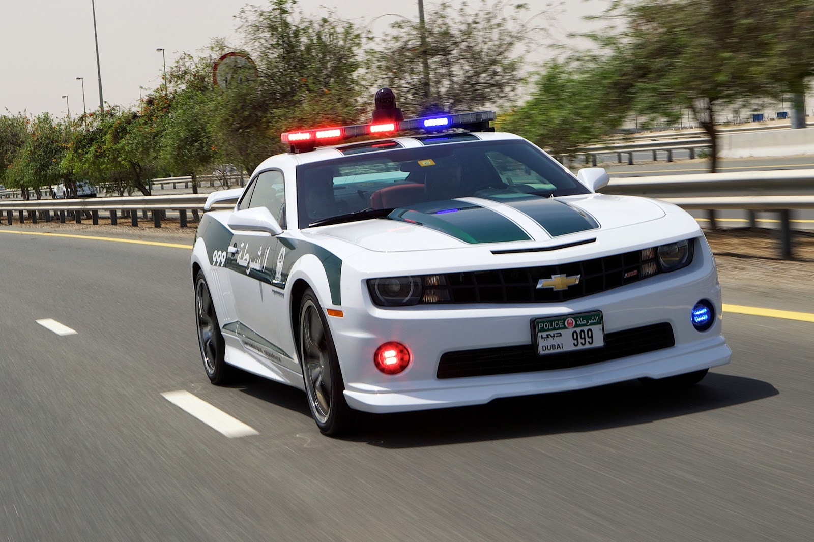 2008 - [Chevrolet] Camaro V - Page 14 Chevrolet+Camaro+SS+Dubai+Police+Car