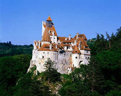 http://1.bp.blogspot.com/-0MgtXeO1TpE/TlYpJheU1WI/AAAAAAAABOg/MSfeWlagAFA/s1600/1dracula+castle.jpg