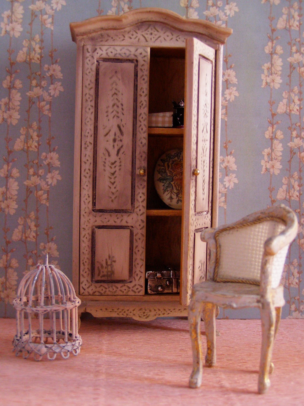 Pequeñeces: Muebles pintados a mano