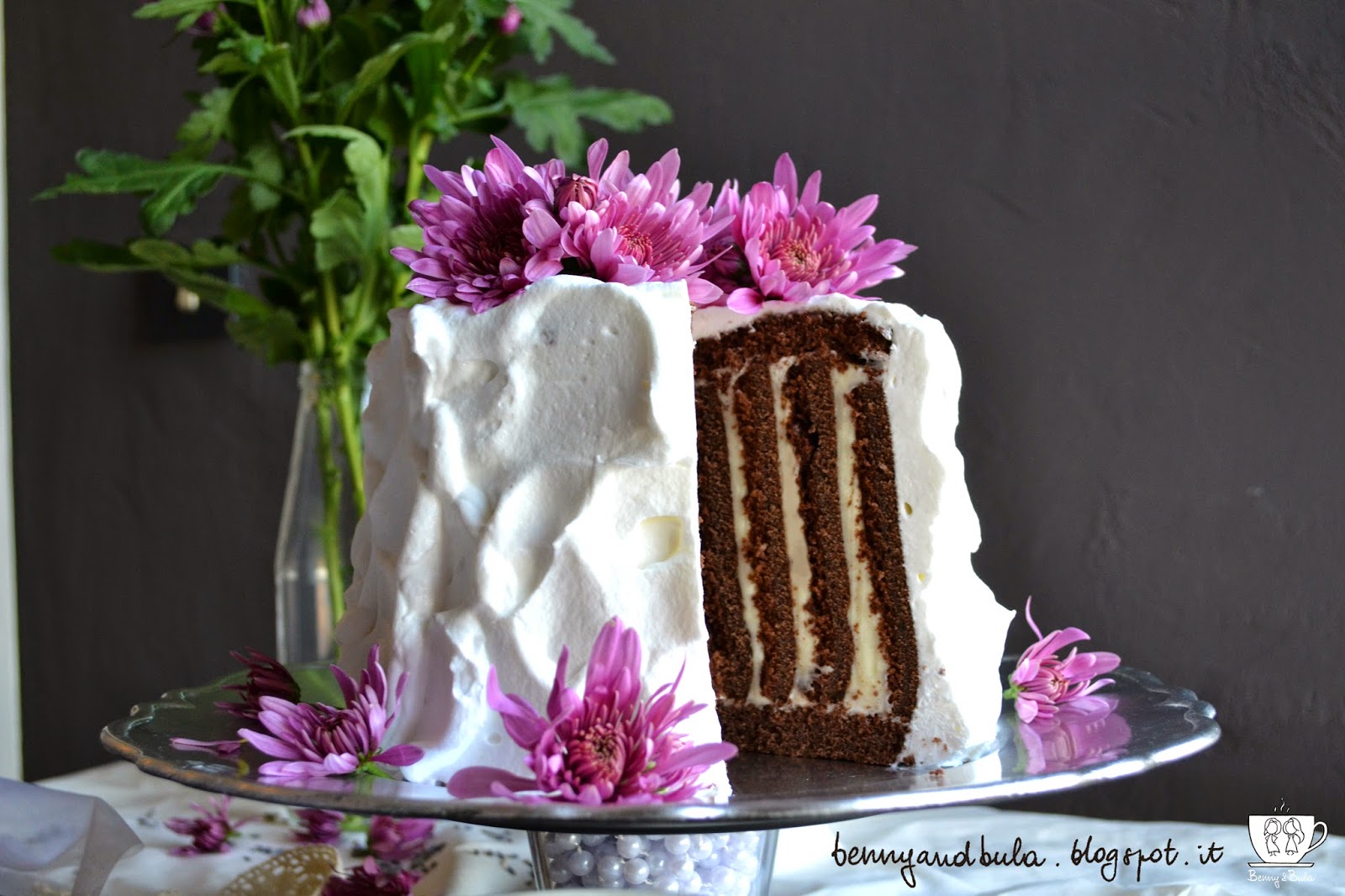 provencal coffee cake recipe with lavender and chocolate, vertical striped/ ricetta torta a strisce verticali con lavanda fondo di caffè e cioccolato