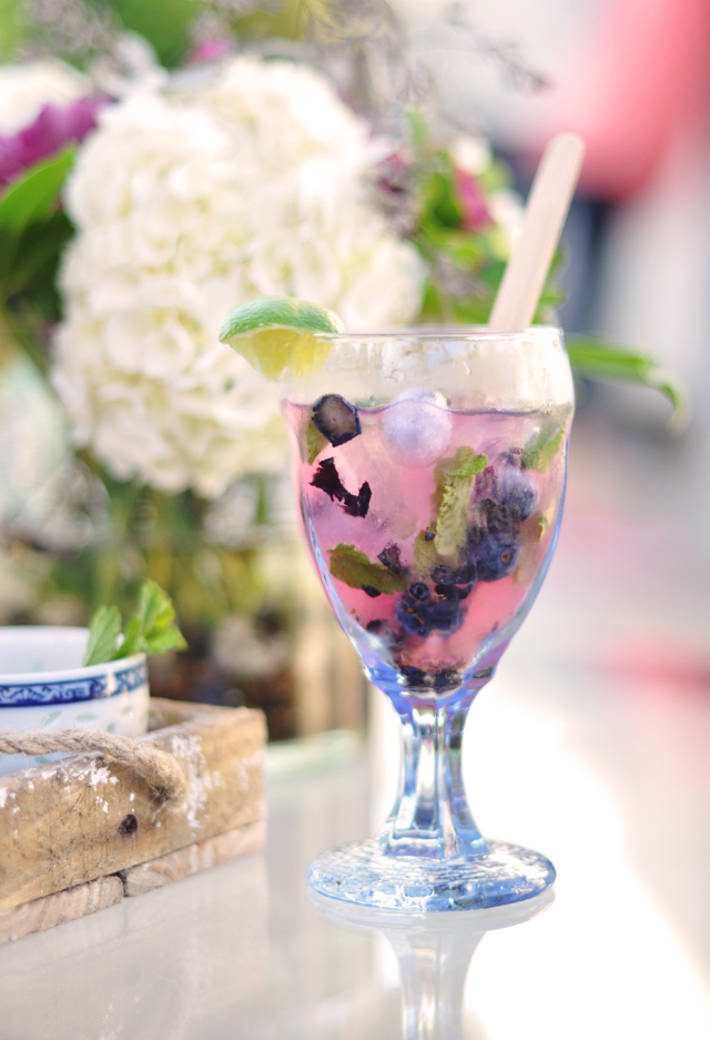 blueberry mojito recipe, mojitos from scratch, summer cocktails, pretty drink photos