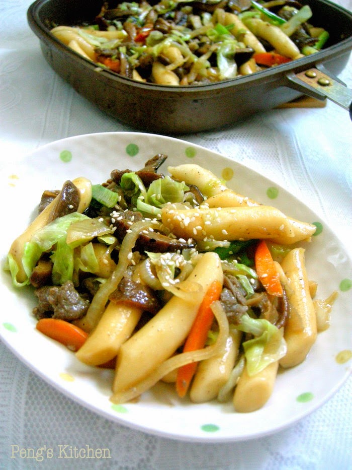 Peng's Kitchen Goongjoong Ddukbokki (Rice Cake Stirfry with Soy Sauce)