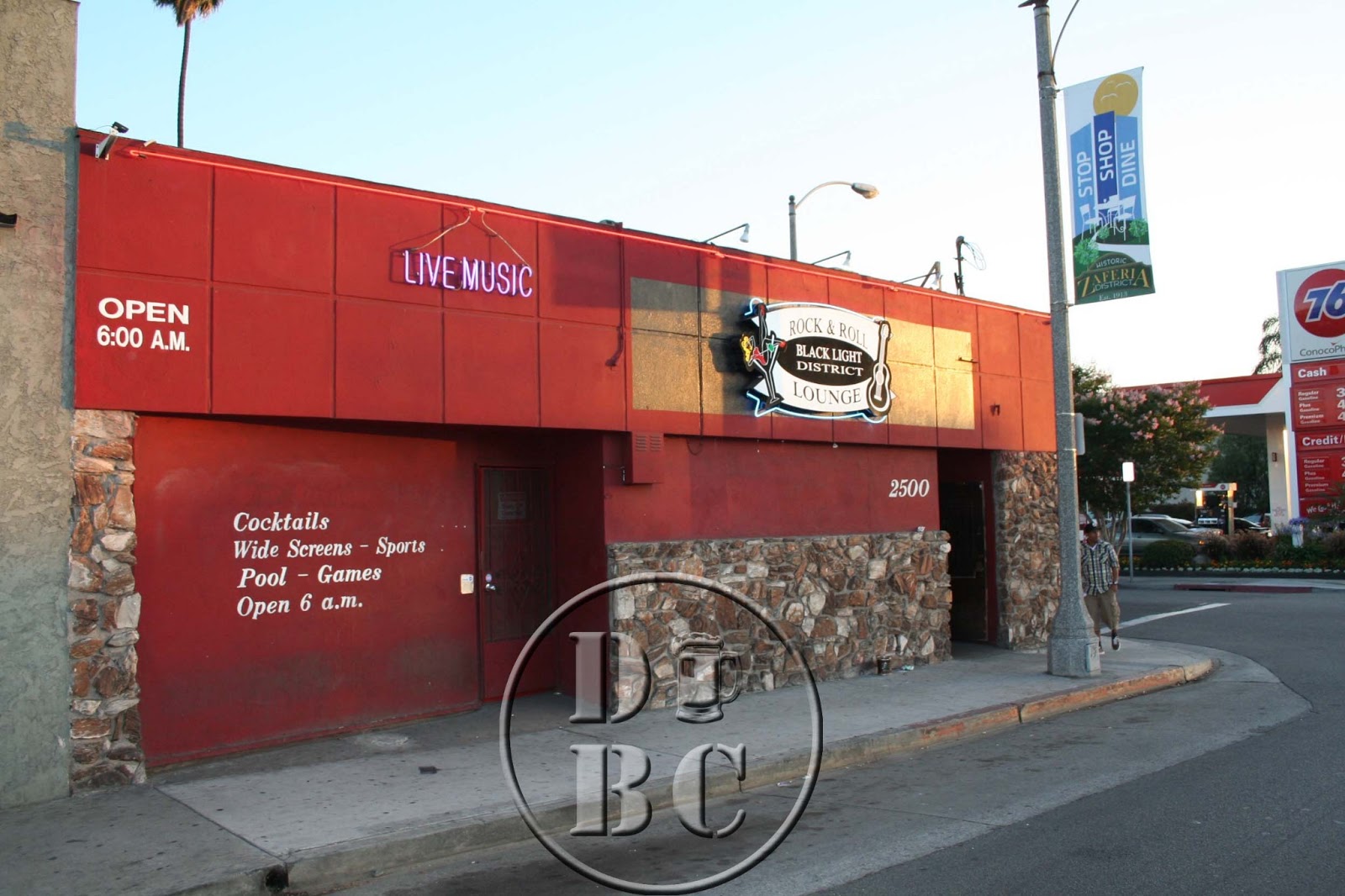 DiveBar Culture Black Light District, Long Beach, CA