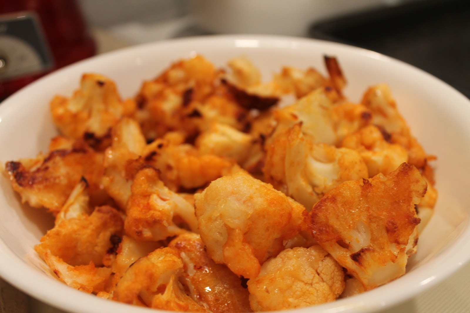 Living Colorfully Breaded Buffalo Cauliflower Bites {Gluten Free}